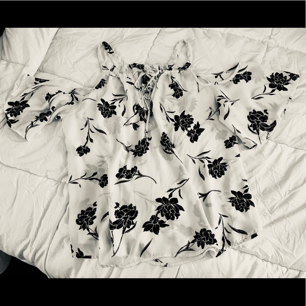 Gorgeous Flowy Black and White Flower Blouse